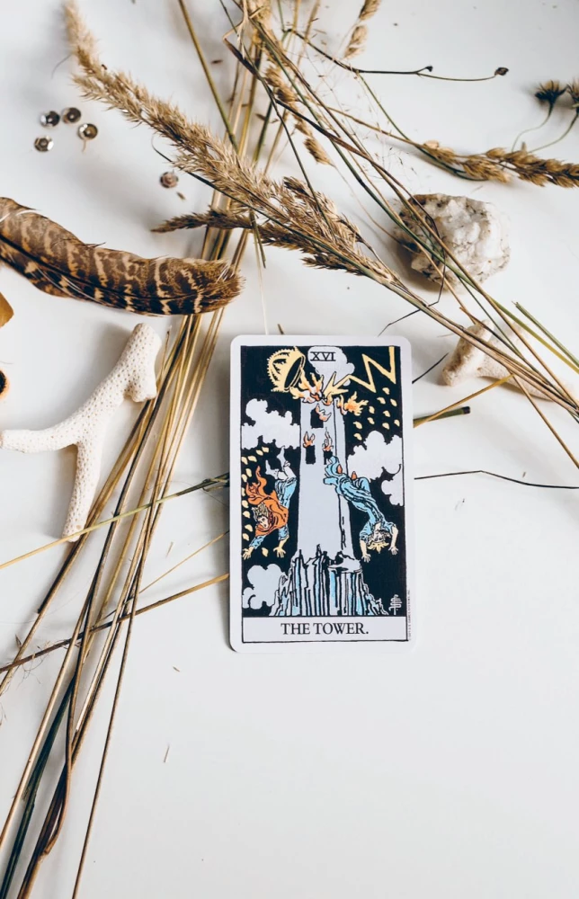 Tarot Waite dla początkujących czarownic. Symbolika, znaczenia, układy