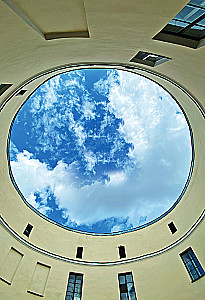 Estetyka Petersburga. Dziedzińce Północnej Stolicy, w których ożywa historia