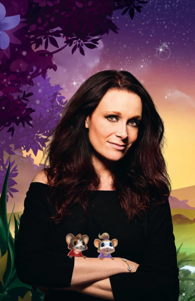 Maxi and Amelia. The Mysterious Hole in the Wall