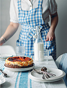 Cottage cheese, pastries, and love. Tender recipes for the whole family: from cheesecakes and casseroles to cheesecake and stollen