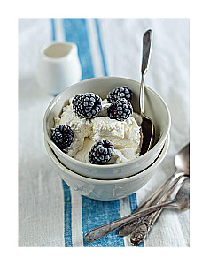 Cottage cheese, pastries, and love. Tender recipes for the whole family: from cheesecakes and casseroles to cheesecake and stollen