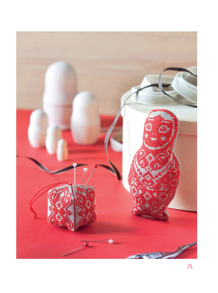 Dekorative Motive, gestickt mit Kreuzstich