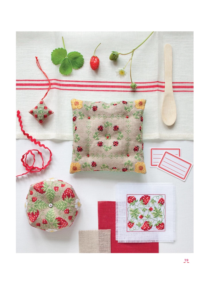 Dekorative Motive, gestickt mit Kreuzstich