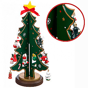 Koka Ziemassvētku eglīte 3D ar rotājumiem
