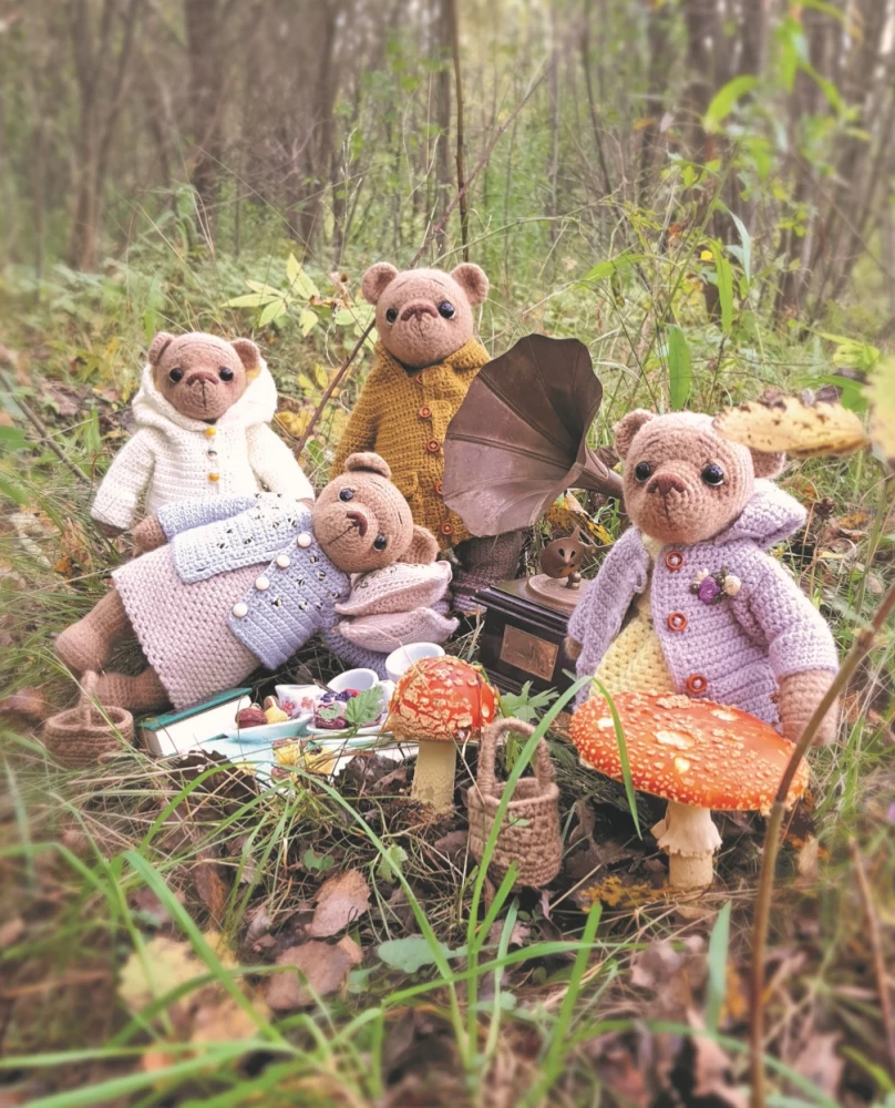 Megztų meškiukų namas. Istorijos apie mezgimą nėrimo technika tikrų meškiukų, jų gražių drabužių, šiltų namų ir mylinčios šeimos