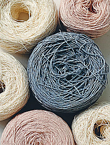 KNITTING WITH NEEDLES. Illustrated Basic Course