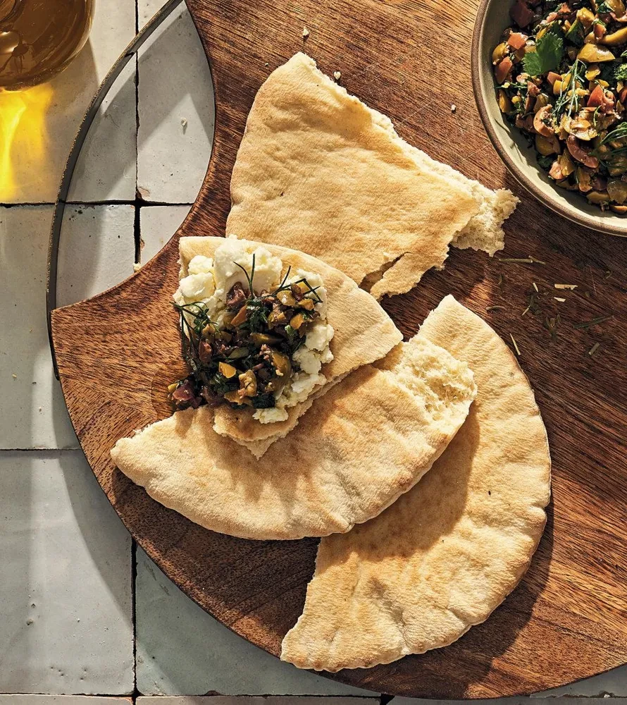 A Taste of History: 4000 Years in Recipes and Ingredients