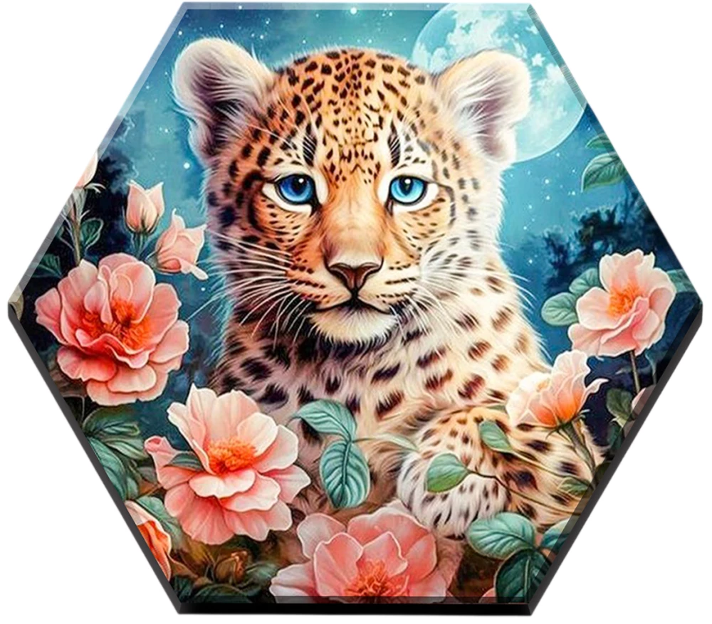 Gemälde nach Zahlen mit leuchtender Farbe Hexagon 37x32cm - Süßes Baby Leopard in Blumen