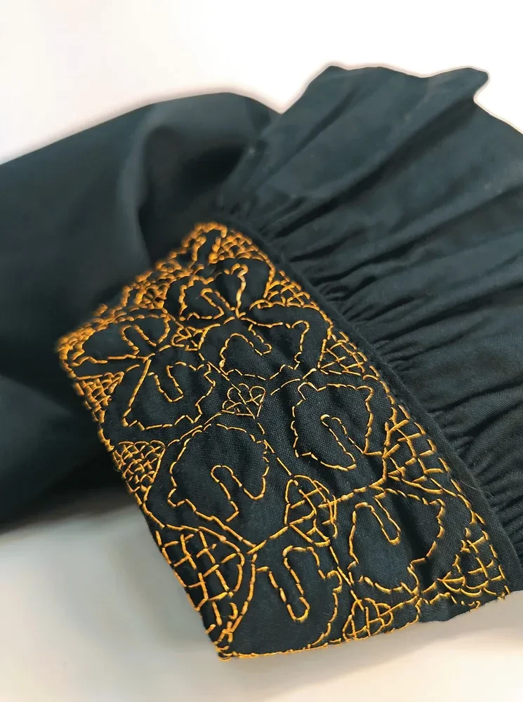 Senās izšūšanas albums. Autentiskas tradicionālās krustdūriena shēmas