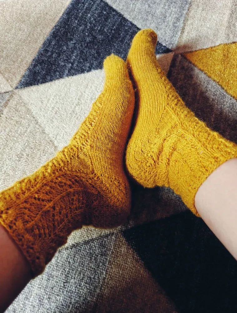 Zeit, Socken zu stricken. 12 spannende Projekte für ein ganzes Jahr