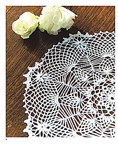 Japanese Filet and Lace Crochet. 45 Elegant Projects for Crochet. Tablecloths, Napkins and Other Interior Items