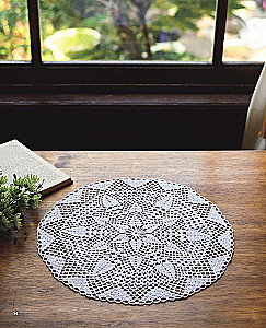 Japanese Filet and Lace Crochet. 45 Elegant Projects for Crochet. Tablecloths, Napkins and Other Interior Items