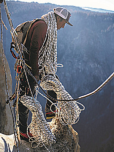 From Edge to Edge. Captivating Expeditions in the Photos of a National Geographic Photographer