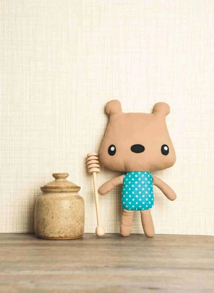 Sewing Cuties for Hugs. 12 Simple Patterns for Soft Toys