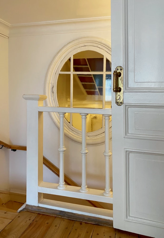 Income Houses Through the Eyes of an Architect. History, Decor, and Arrangement of Antique Interiors