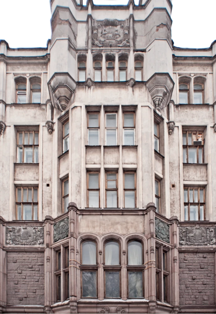 Income Houses Through the Eyes of an Architect. History, Decor, and Arrangement of Antique Interiors