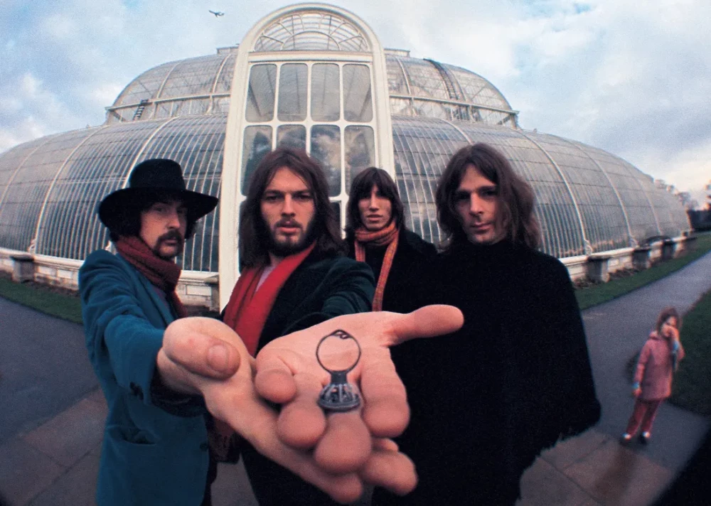 Apkirpta. Asmeninė Pink Floyd istorija