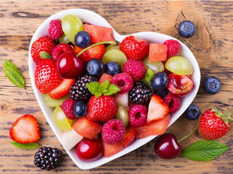 Diamond mosaic 30x40 cm Plate with berries, 26 colors, set 4