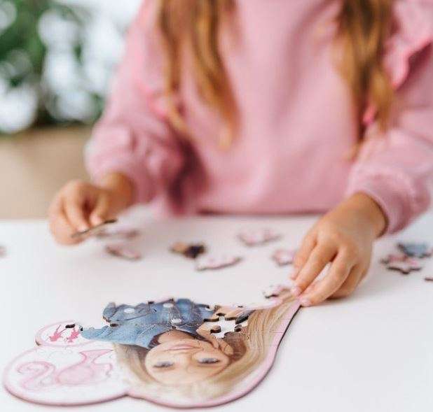 Puzzle 50 Wood Craft Junior Trefl: Beautiful Barbie