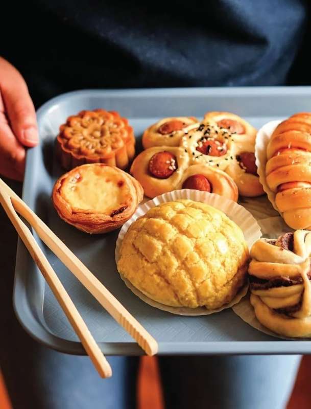 Milk Bread and Mooncakes: Traditional Recipes from Chinese Bakeries