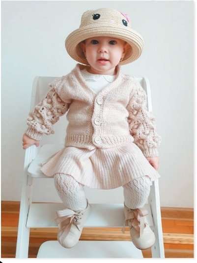 SPRING on starry needles. A book for knitting gourmets. Fashion trends and models from the stars of the knitting world!