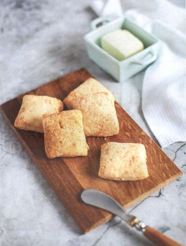 Cooking in an Air Fryer. A Guide to the Air Fryer. 36 Recipes for Every Day