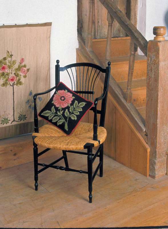 Decorative Embroidery on Canvas: Inspired by the Designs of William Morris