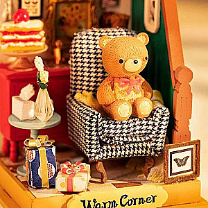 3D Foldable Miniature ROBOTIME Holiday Room