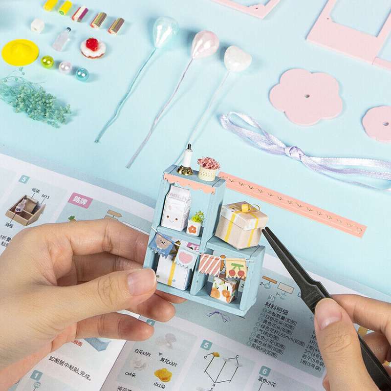 3D Folding Miniature ROBOTIME Dollhouse for Parties