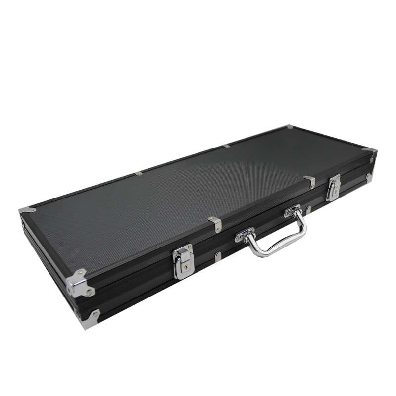 Poker Factory. Set of 500 poker chips with denominations in a black case