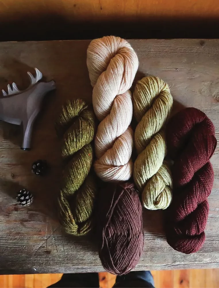 Related to Nature! 21 Luxurious Sweater with Author's Patterns to Keep Warm in the Cold