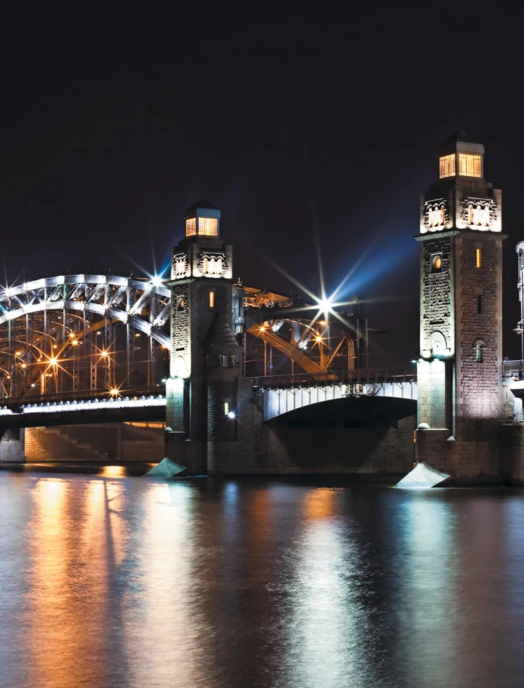 Incredible Bridges of Petersburg. A Walk Across the Most Famous Bridges of the City