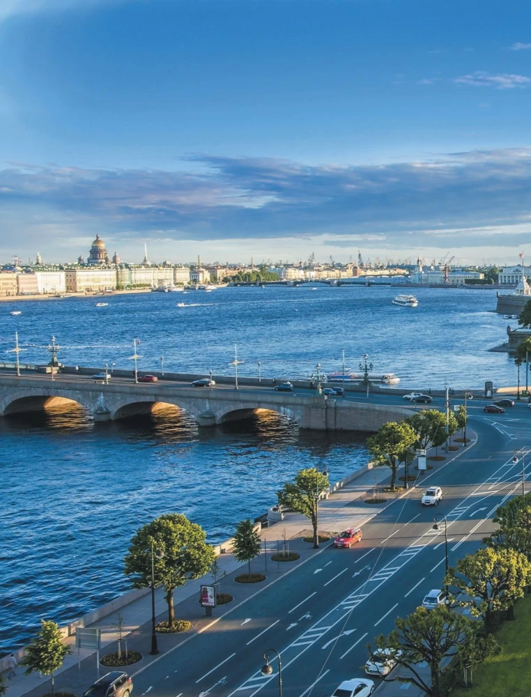Incredible Bridges of Petersburg. A Walk Across the Most Famous Bridges of the City